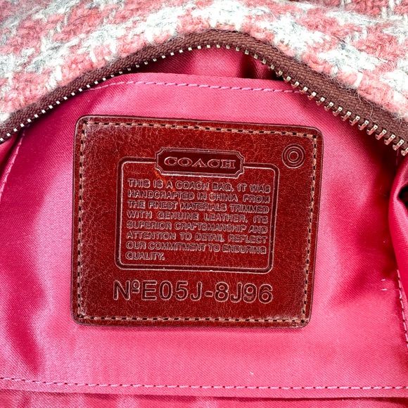 SOLD! ❤️🩷 RARE Vintage Y2K Coach Wool Houndstooth Mini Purse in Pink & Red ❤️🩷 - Picture 5 of 8